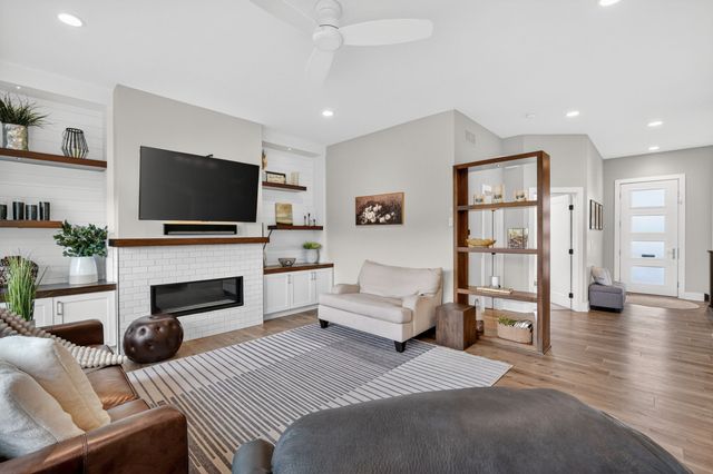 1007 Lynne Drive, Adel, IA 50003