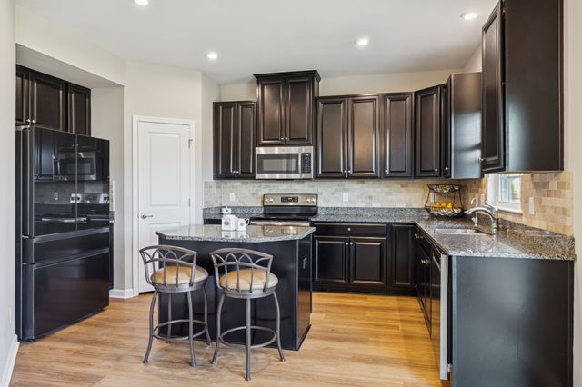 3104 Bent Tree Ln, Columbia, TN 38401