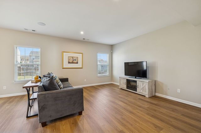 3104 Bent Tree Ln, Columbia, TN 38401