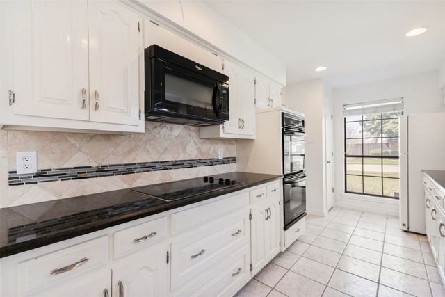 1666 Clydesdale Drive, Lewisville, TX 75067