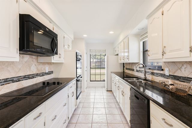 1666 Clydesdale Drive, Lewisville, TX 75067