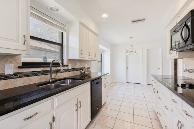 1666 Clydesdale Drive, Lewisville, TX 75067