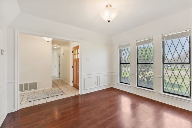 1666 Clydesdale Drive, Lewisville, TX 75067