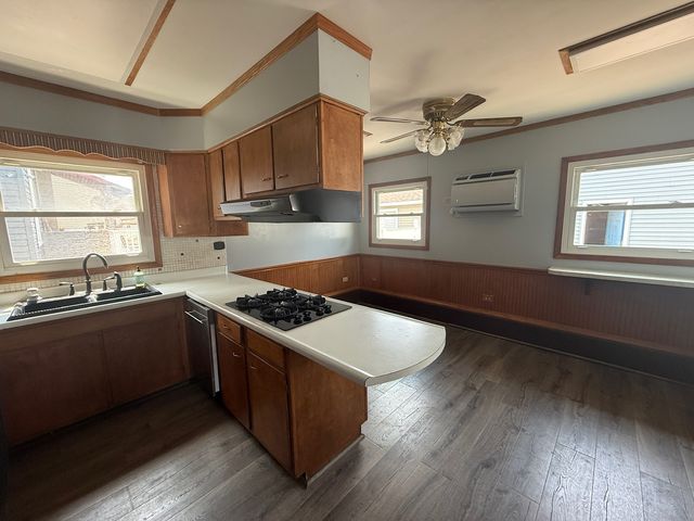 2816 S Austin Boulevard, Cicero, IL 60804