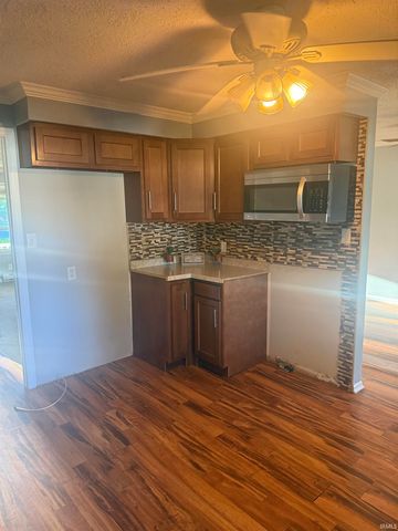 5124 Maplecrest Road, Fort Wayne, IN 46835