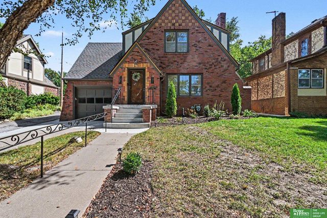 305 S 57 Street, Omaha, NE 68132