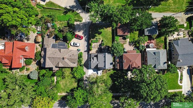 305 S 57 Street, Omaha, NE 68132
