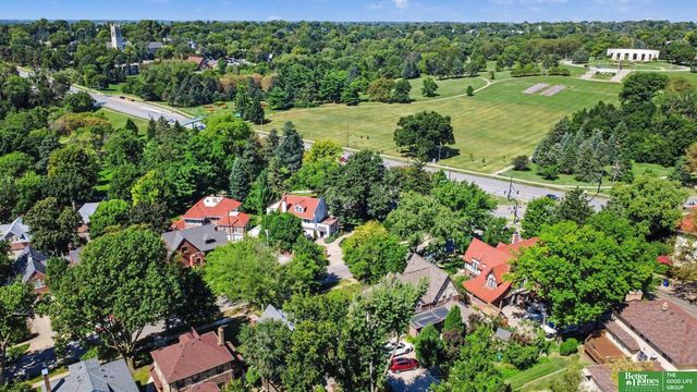 305 S 57 Street, Omaha, NE 68132