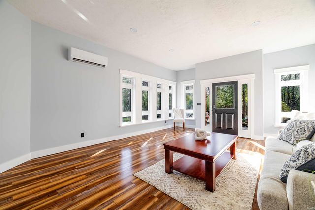 123 Empire Lane, Bedford, IN 47421