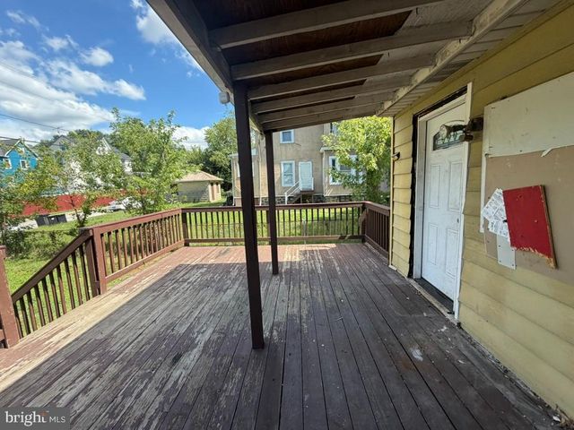 2704 HAMILTON AVE, Baltimore, MD 21214