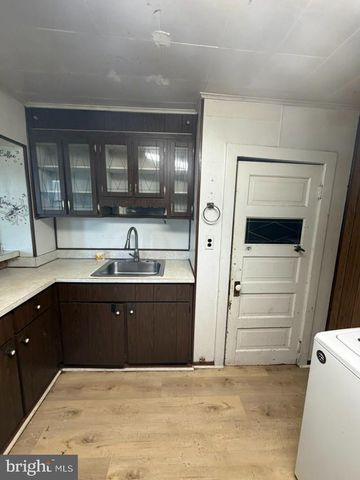 2704 HAMILTON AVE, Baltimore, MD 21214