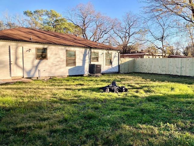 6834 Driftwood Street, Houston, TX 77021