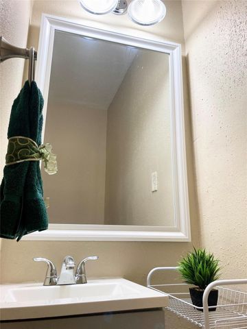 6834 Driftwood Street, Houston, TX 77021