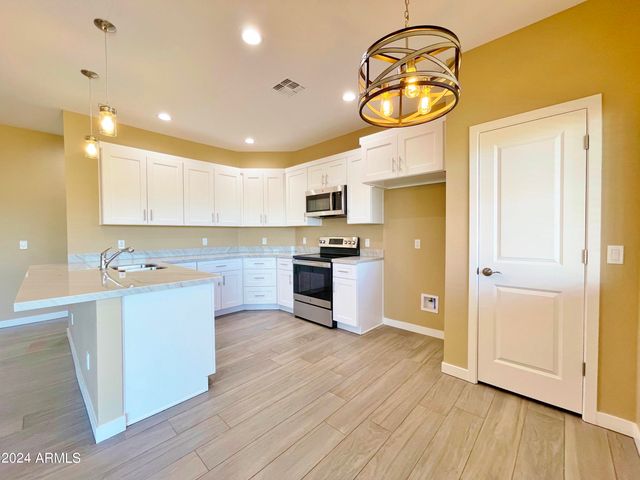 10066 W SUNBIRD Drive, Arizona City, AZ 85123