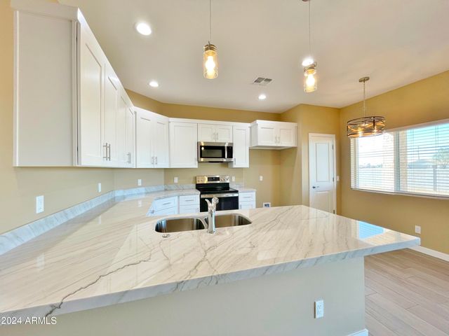 10066 W SUNBIRD Drive, Arizona City, AZ 85123