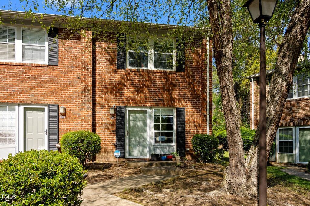 115 Coleridge Court, Carrboro, NC 27510