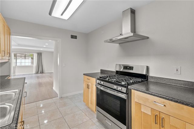 8057 Wentworth Street, Sunland, CA 91040