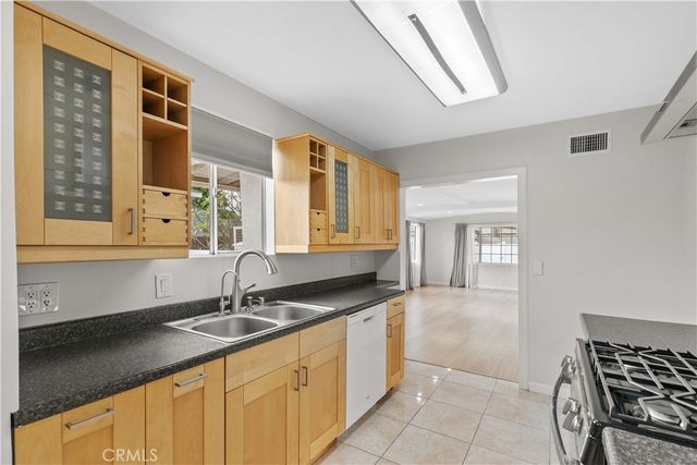 8057 Wentworth Street, Sunland, CA 91040