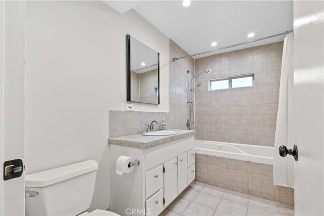 8057 Wentworth Street, Sunland, CA 91040