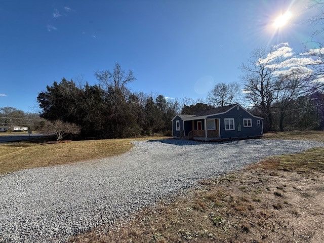 1210 Flat Rock Road, Starr, SC 29684