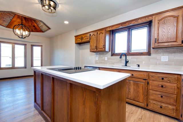 805 W Briarwood Lane, Nixa, MO 65714