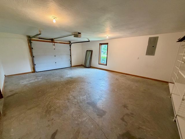 805 W Briarwood Lane, Nixa, MO 65714