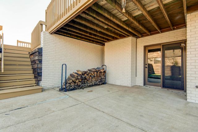 805 W Briarwood Lane, Nixa, MO 65714