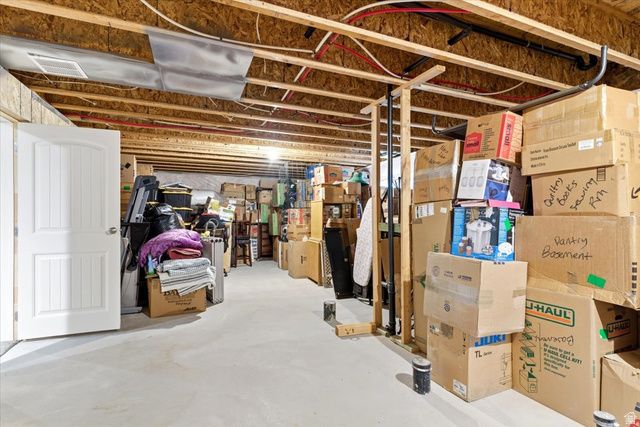 1251 N 2525 W, Clinton, UT 84015