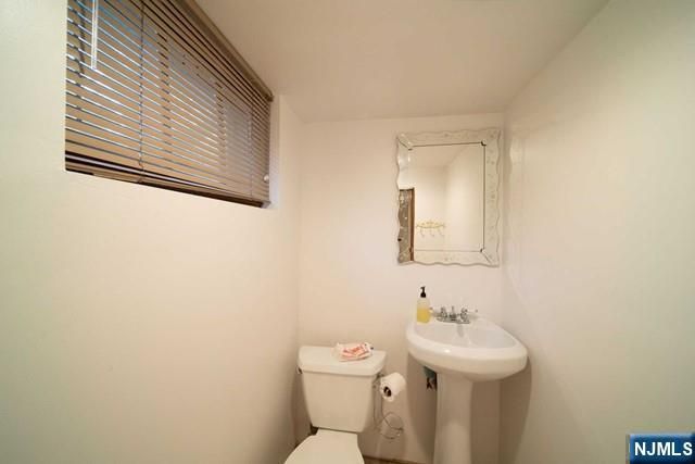 57 N Crest Drive, Cresskill, NJ 07626