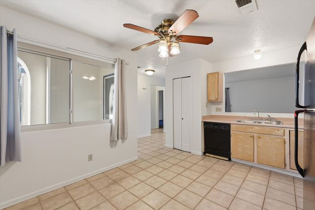 917 Charles Drive NE, Rio Rancho, NM 87144