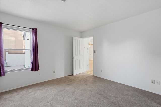 917 Charles Drive NE, Rio Rancho, NM 87144