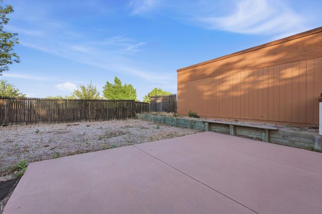 917 Charles Drive NE, Rio Rancho, NM 87144