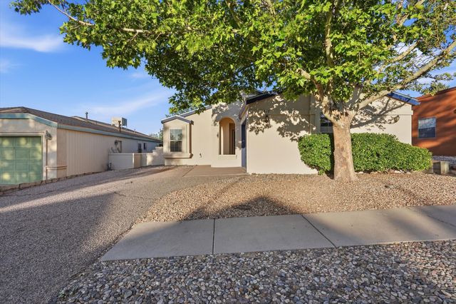 917 Charles Drive NE, Rio Rancho, NM 87144