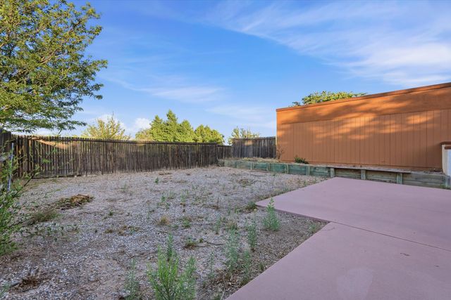 917 Charles Drive NE, Rio Rancho, NM 87144