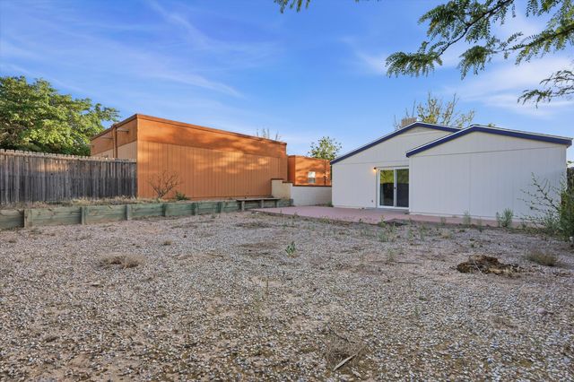 917 Charles Drive NE, Rio Rancho, NM 87144