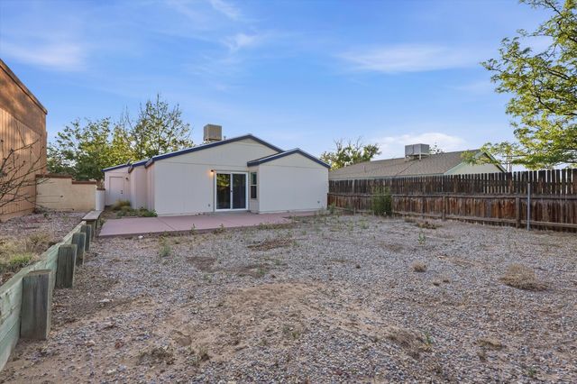 917 Charles Drive NE, Rio Rancho, NM 87144