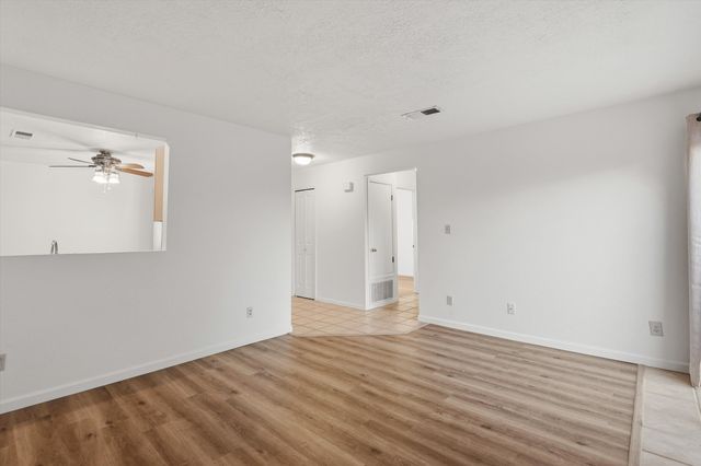 917 Charles Drive NE, Rio Rancho, NM 87144