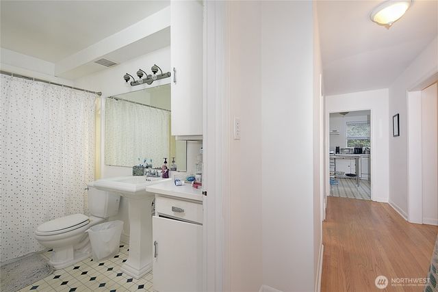 910 E Prospect Street, Seattle, WA 98102