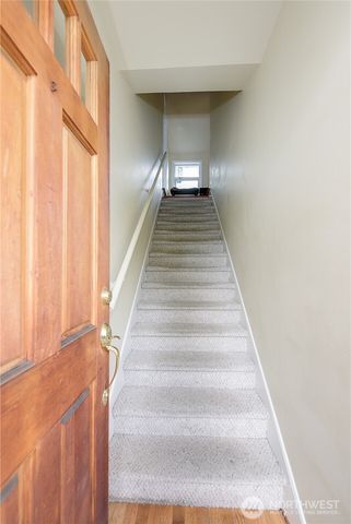 910 E Prospect Street, Seattle, WA 98102