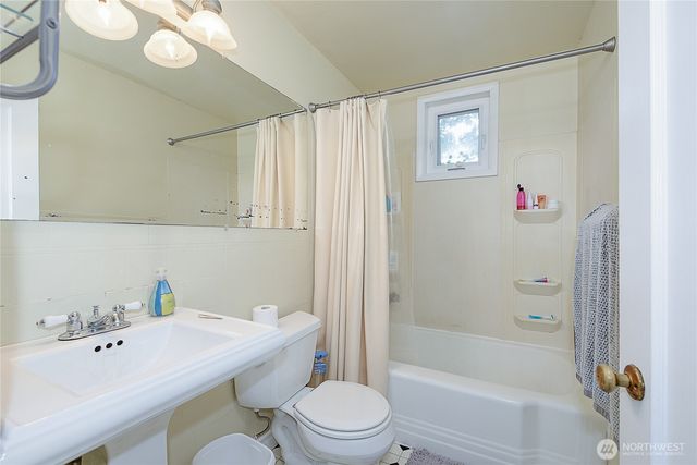 910 E Prospect Street, Seattle, WA 98102