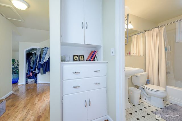 910 E Prospect Street, Seattle, WA 98102