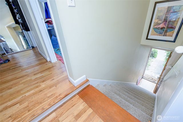 910 E Prospect Street, Seattle, WA 98102