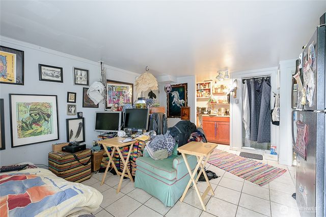 910 E Prospect Street, Seattle, WA 98102