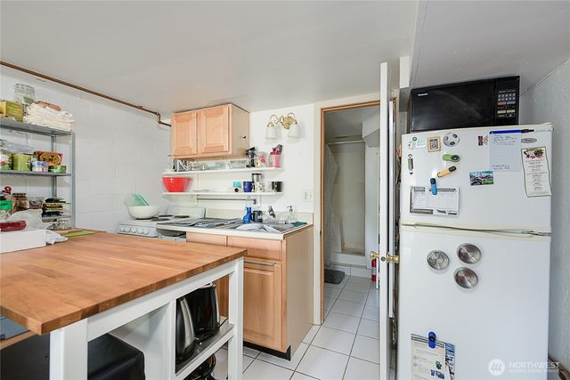910 E Prospect Street, Seattle, WA 98102