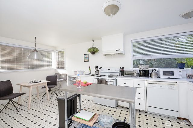 910 E Prospect Street, Seattle, WA 98102