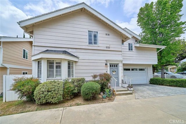 1960 E Villa, Pasadena, CA 91107