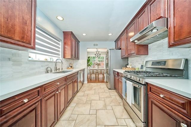 1960 E Villa, Pasadena, CA 91107