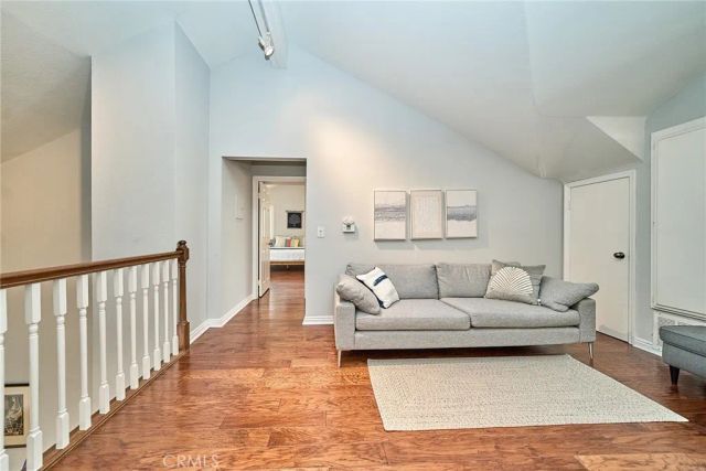 1960 E Villa, Pasadena, CA 91107