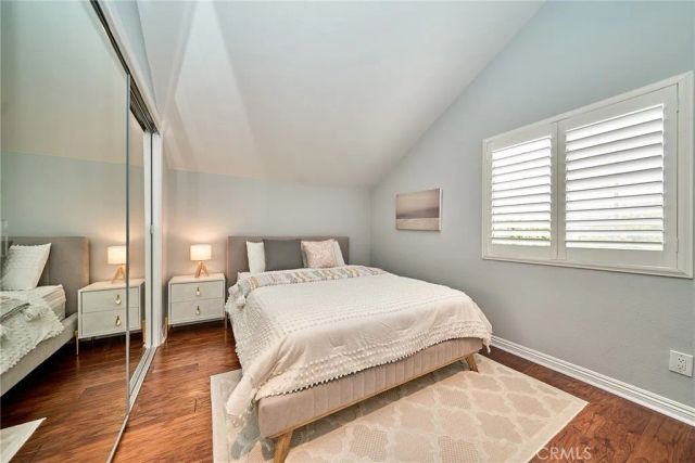 1960 E Villa, Pasadena, CA 91107