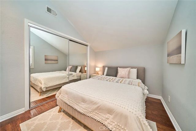 1960 E Villa, Pasadena, CA 91107